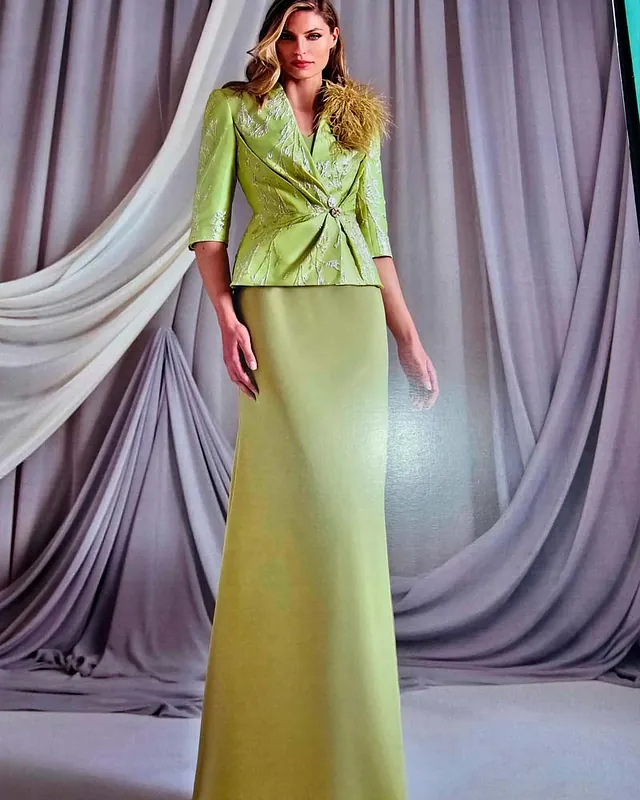 Soledad Galván chica con vestido RAFFAELLO Y ESTHEFAN